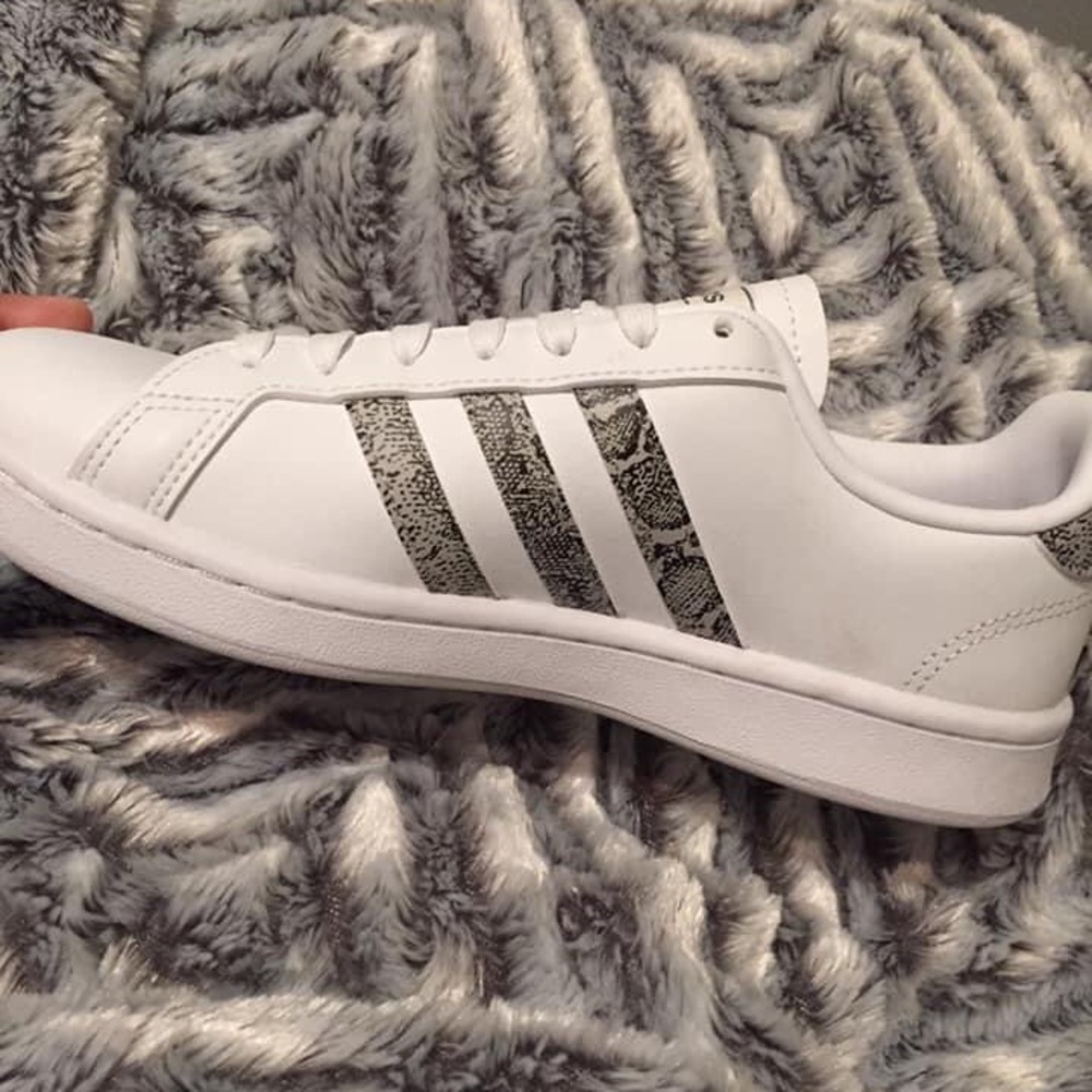 Adidas Grand Court Women’s Sneakers.